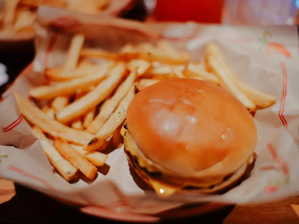 These 2 Historic Eateries Are the Oldest Fast Food Restaurants in Massachusetts